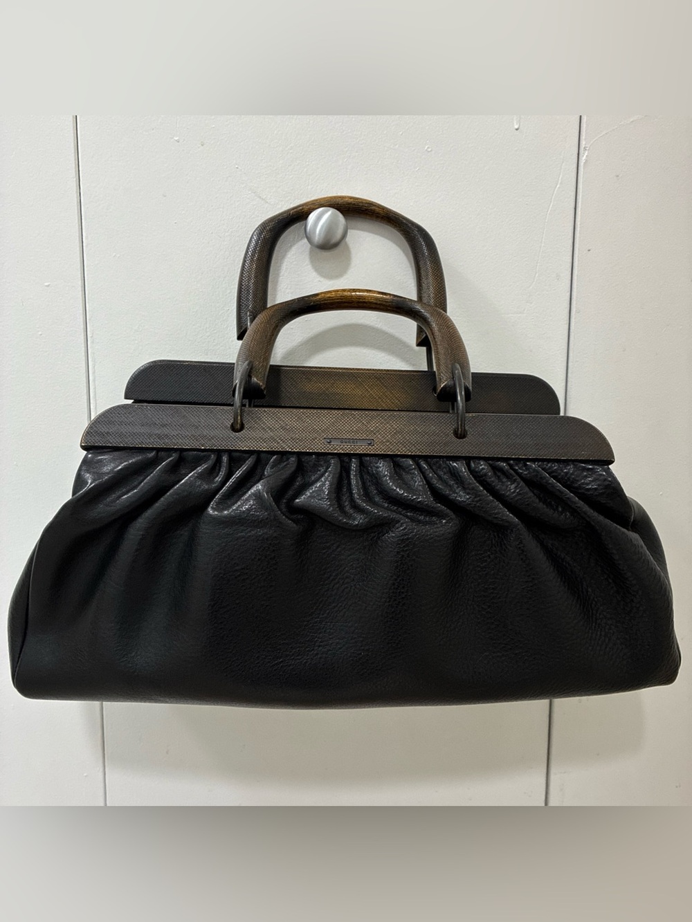 GUCCI 2002 FALL tom ford DOCTOR BAG wooden handle and pebbled leather